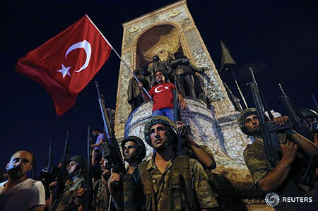 На следующий день после попытки переворота в Турции